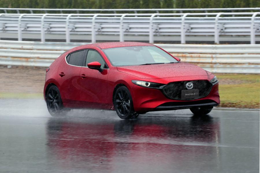  Mazda3 Skyactiv-X AWD Hatchback (BP) 2019 года  (JP) (фото 2 из 9)